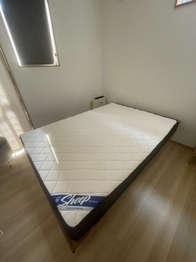 ダブルベッド※使用期間1年未満　マットレス＋ベッドフレーム