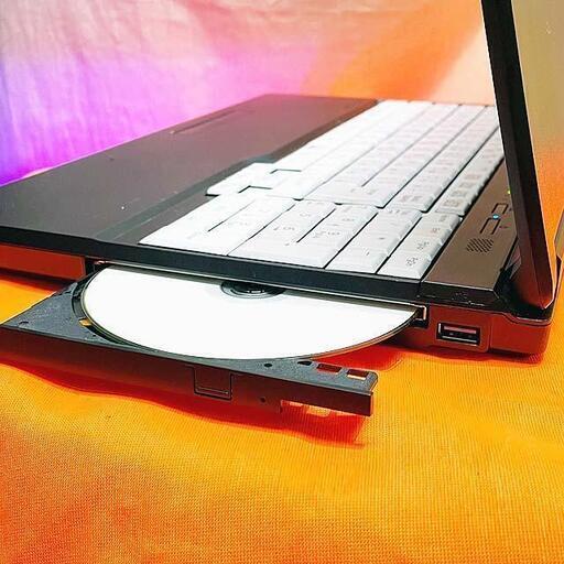 ☆15.6インチ 大画面！富士通ノート☆目の悪いかたでも大丈夫☆ 製造