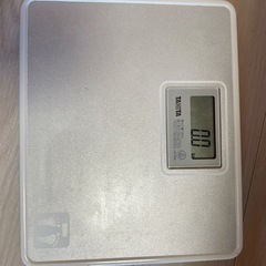 タニタ　体重計　デジタル　TANITA HD-654-SV