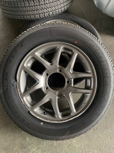 ジムニー純正 タイヤ ホイール2本綺麗2本傷あり