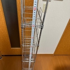 隙間収納　ラックの画像