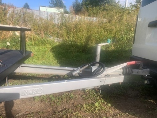 トレーラー　慣性ブレーキ装備　荷台長1.8mx3.5m 荷台高45cm 積載400kg