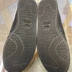 adidas「スタンスミス」ベルクロブラック×ゴールド（28cm）の画像