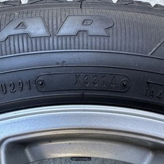 ベンツRクラス　スタッドレスタイヤ4本の画像