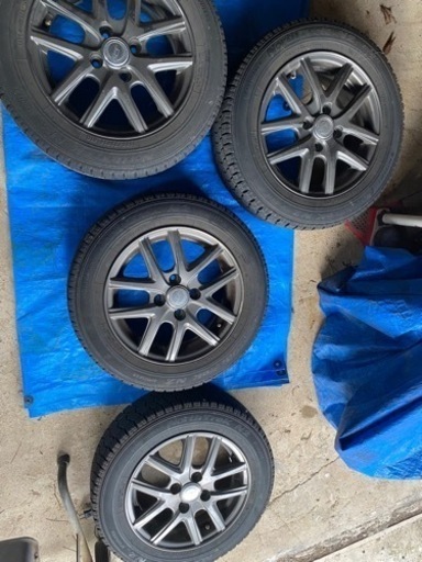 アルミホイールつき　スタッドレスタイヤ　165/70R14 81Q 4本セットトヨタパッソで使用