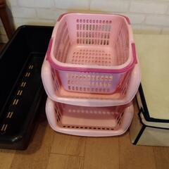 収納用品 まとめてでも、バラでも◯ 不織布衣類ケース プラスチックかごピンク 新品プランターの画像