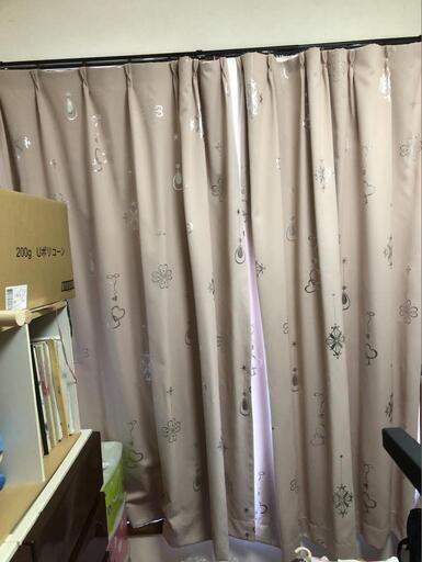 遮光カーテン　ピンク　セット売り