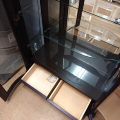 【お持ち帰り特別価格】上ヶ嶋木工 飾り棚 コレクションボード キャビネット ガラス 家具の画像