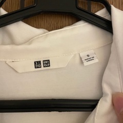 ユニクロ　Yシャツの画像