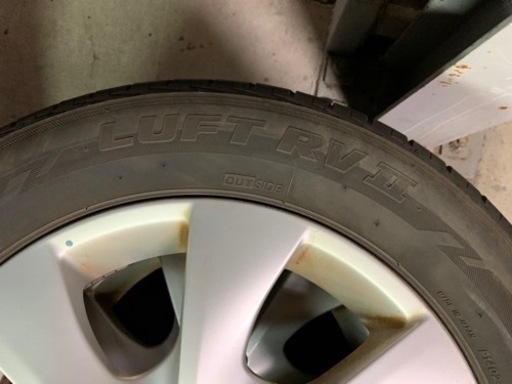 セレナc26 純正タイヤ、ホイール