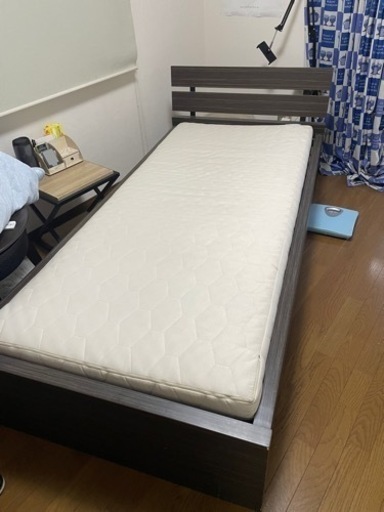 シングルベッド