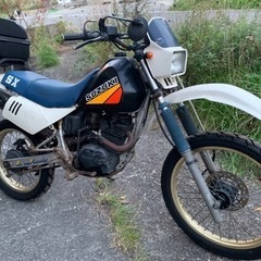 スズキの２00ccのオフローダー
