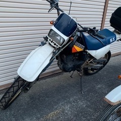 スズキの２00ccのオフローダーの画像