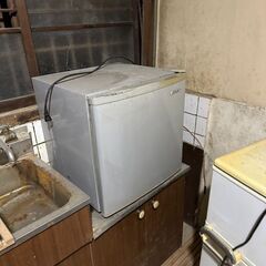 あげます♪(´ε｀ ) 　ジャンク　不良　冷蔵庫　2ドア　下取り用などにいかがですか？？　無料　の画像