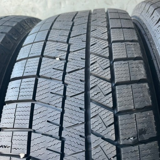 極上タイヤ　DUNLOP ダンロップ　WM03 215/60R17 スタッドレス　タイヤ 2021年製　17インチ