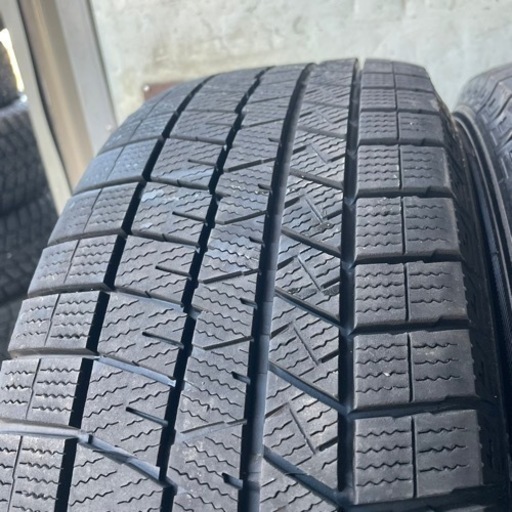 極上タイヤ　DUNLOP ダンロップ　WM03 215/60R17 スタッドレス　タイヤ 2021年製　17インチ