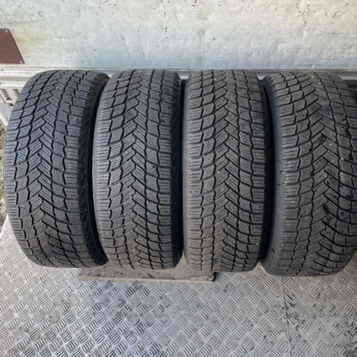 極上タイヤ　Michelin ミシュラン　X-ICE  215/55R17 スタッドレス　タイヤ　2020年製　17インチ