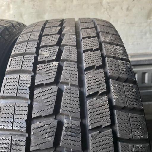 バリ山　DUNLOP ダンロップ　WM01 215/60R16 スタッドレス　タイヤ　2018年製　16インチ