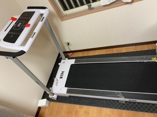 【早い者勝ち】取りに来てくれる方限定／ランニングマシーン＋オイル