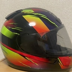 オートバイのヘルメット 