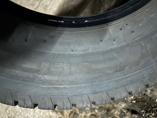 商談中ハイエース純正サイズ　スタッドレスバリ山9.5分！
