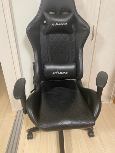 ゲーミングチェア　目立った傷汚れなし