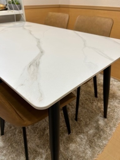 セラミックダイニングテーブル　140 4人掛け