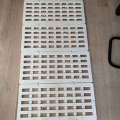 ニトリ　プラスチック　すのこ　4枚