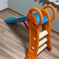 滑り台　トイザらスの画像