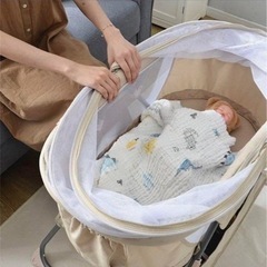 蚊帳付き　折り畳みベビーベッドの画像
