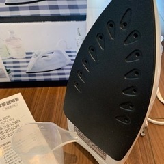 スチームアイロン（ニトリ）の画像