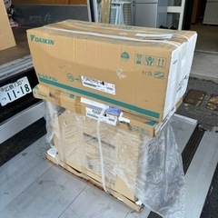 【新品未開封‼️】ダイキン ~12畳用エアコン(うるるとさらら) スマホ遠隔操作 加湿/換気 100V/2.8kwの画像