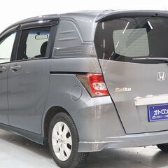 【燃費が良く先進機能が充実している車！！】　コンパクトなので多く載せれるのでオススメです。の画像
