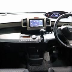 【燃費が良く先進機能が充実している車！！】　コンパクトなので多く載せれるのでオススメです。の画像