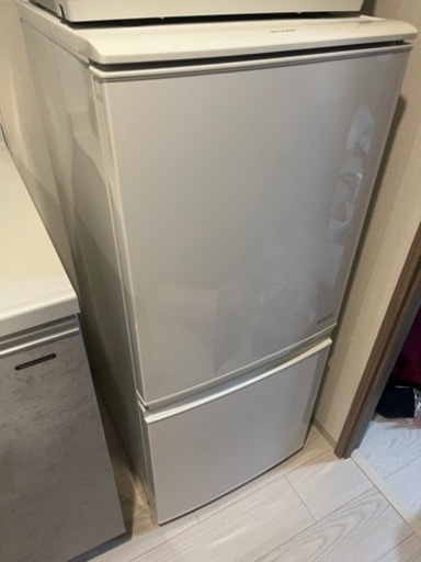 SHARP 一人暮らし用　冷蔵庫