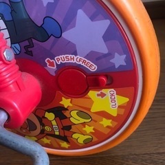 アンパンマンの折り畳み式三輪車の画像