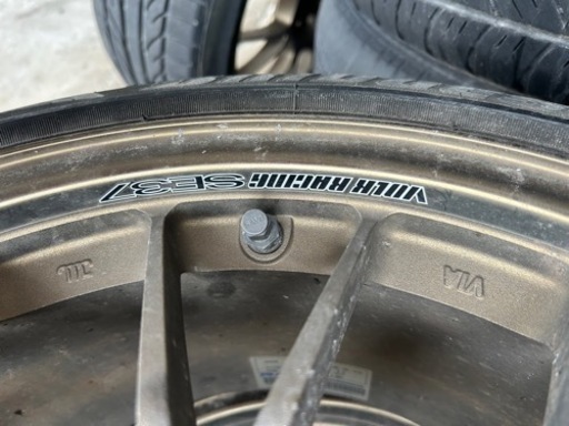 レイズ ボルクレーシングse37 17インチ 8.5J  2本
