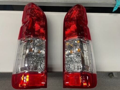 ハイエース 200系のトヨタ純正テールランプ