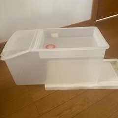 米びつ　プラスチック　シンク下　引き出し式　収納の画像