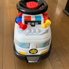 幼児用乗り物　パトカーの画像