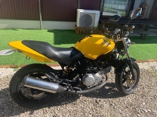 現在2名の方が試乗希望されています。vtr250 キャブ車