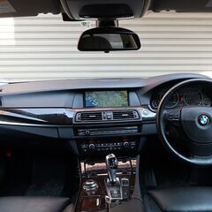 検査6年9月528i M5仕様/20インチ/社外4本出しマフラー/ブラックレザーコンフォートシート/ベンチレーション/HDDナビ/地デジ/バックカメラ/ETCの画像