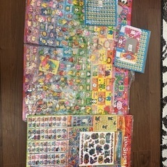 受け渡し予定者決まりました　消しゴム、シール