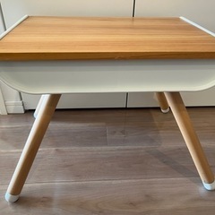 キッズデスク＆チェアの画像