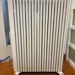 デロンギ　オイルヒーター　鉄筋10畳用の画像