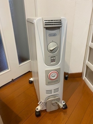 デロンギ　オイルヒーター　鉄筋10畳用