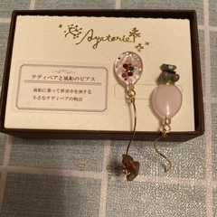 テディベアと風船のピアス