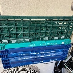 折りたたみ式プラスチックコンテナなど