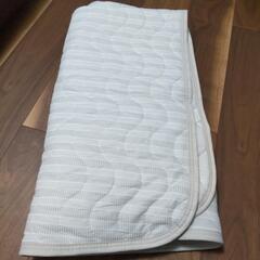 新品未使用タグ付き
敷パッド