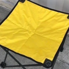 K910★ASTEL◇ザ・ブームロゴ入り折りたたみチェア◇アウトドア◇キャンプ椅子◇軽量◇黄色◇THE BOOM◇収納袋付きの画像